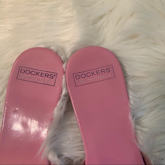 Dockers for Women Slip On Flip Flops Patent Pink - Picture 3 of 7